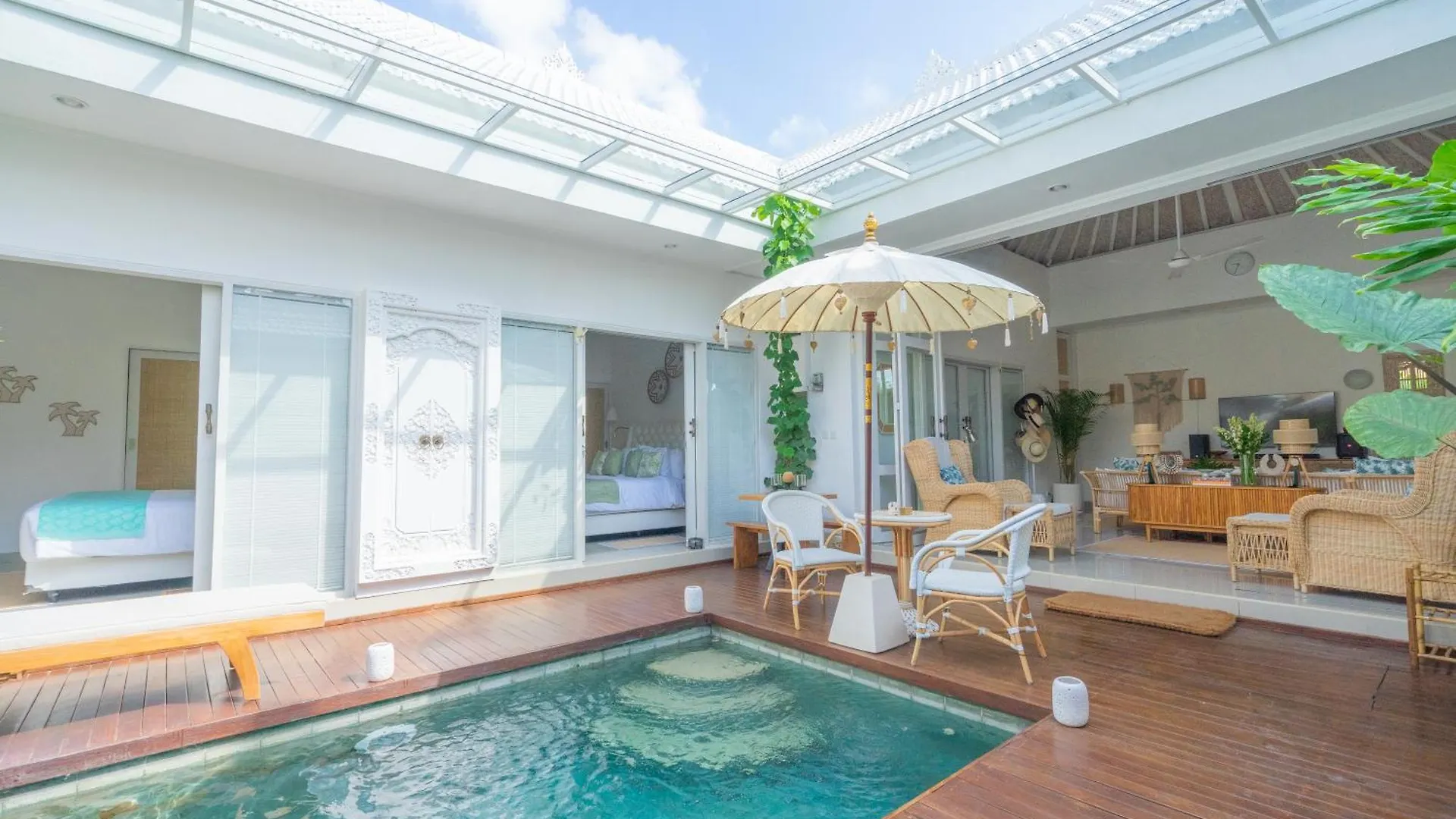 Casa Elias Seminyak Βίλα