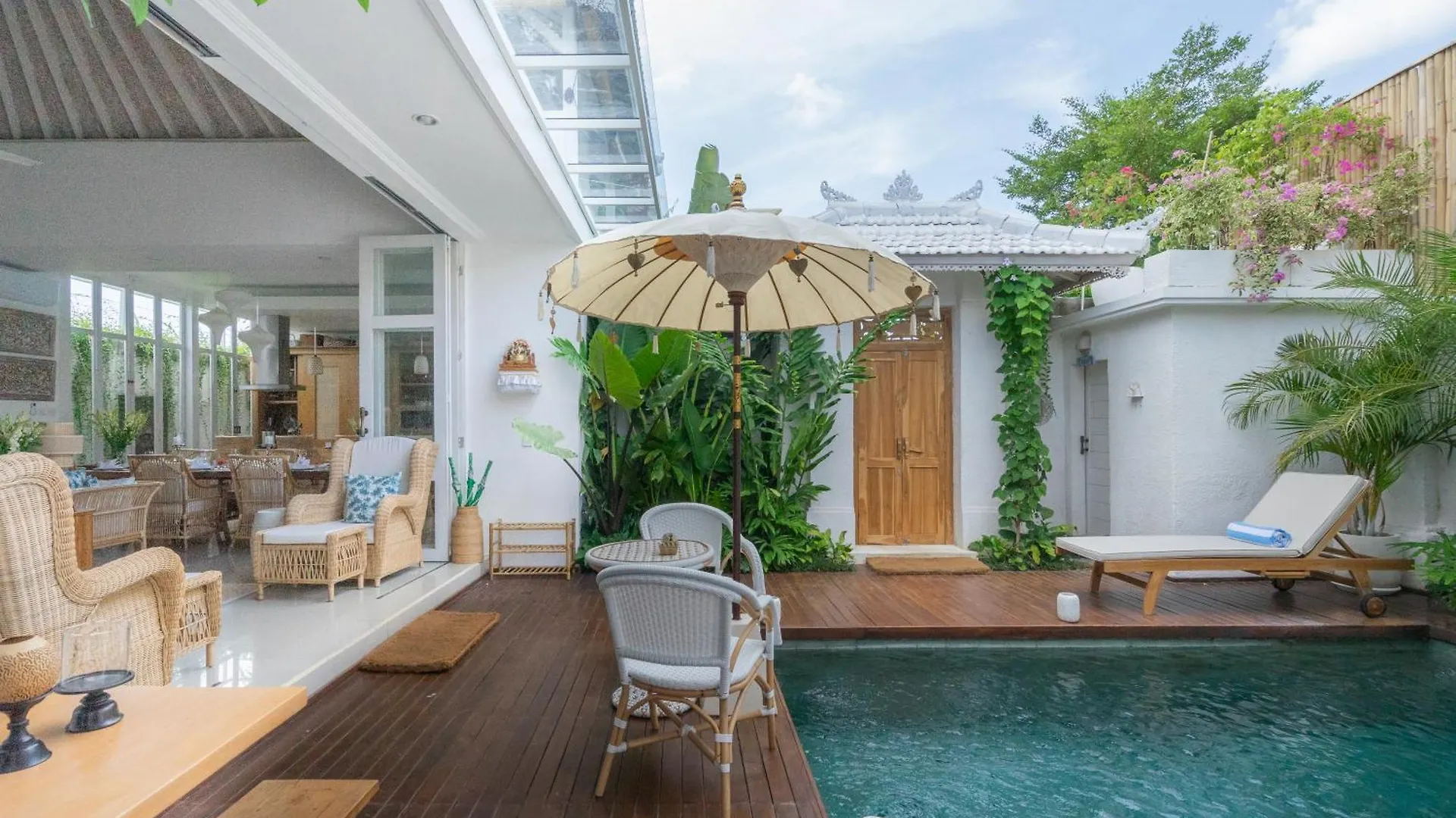 Casa Elias Seminyak Βίλα