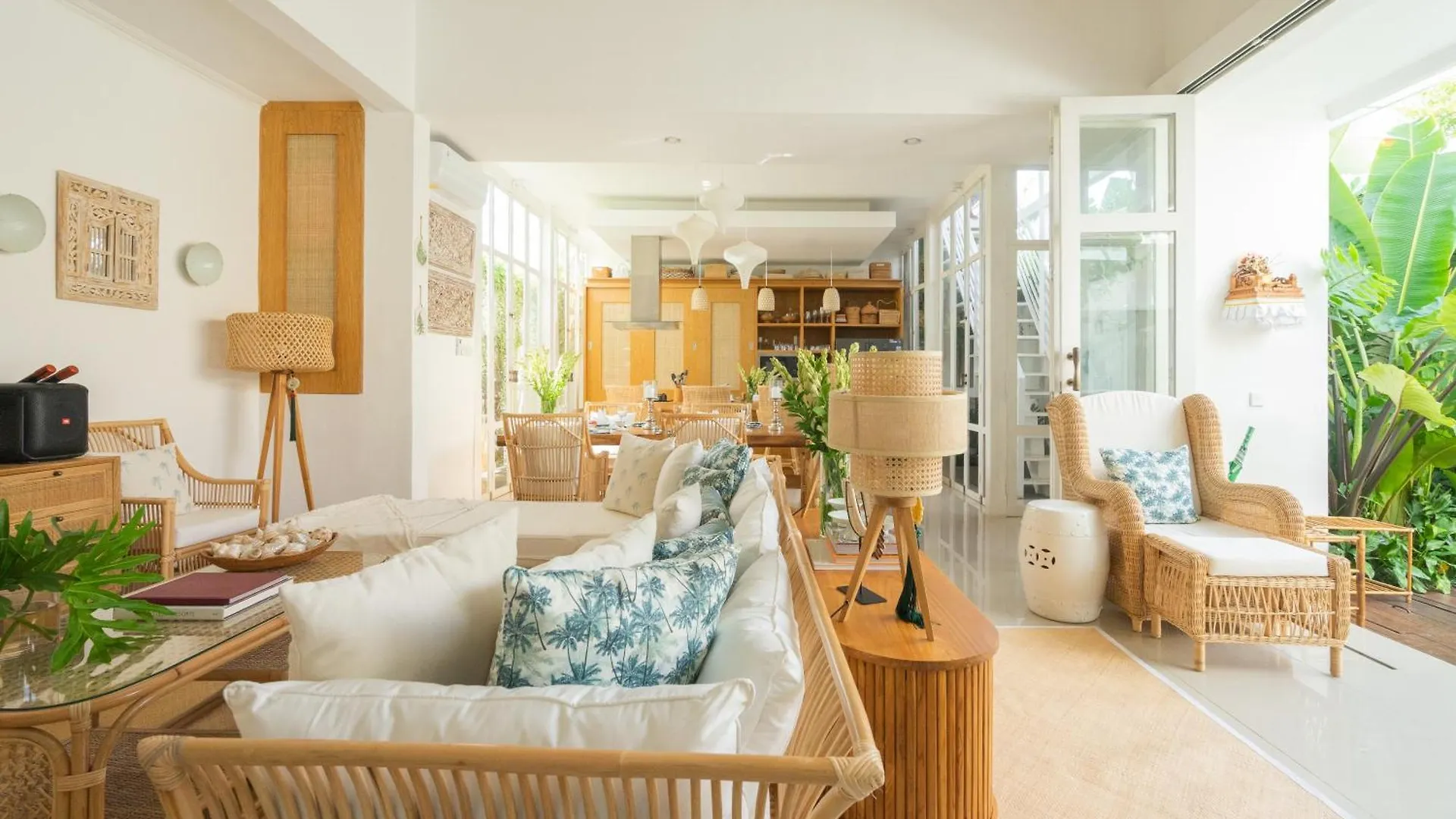 Casa Elias Seminyak Βίλα